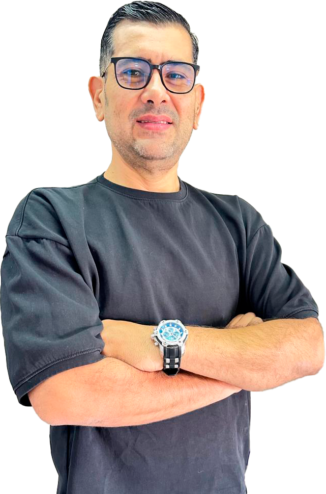 Johan Torres, dueño de la academia de estampadores.